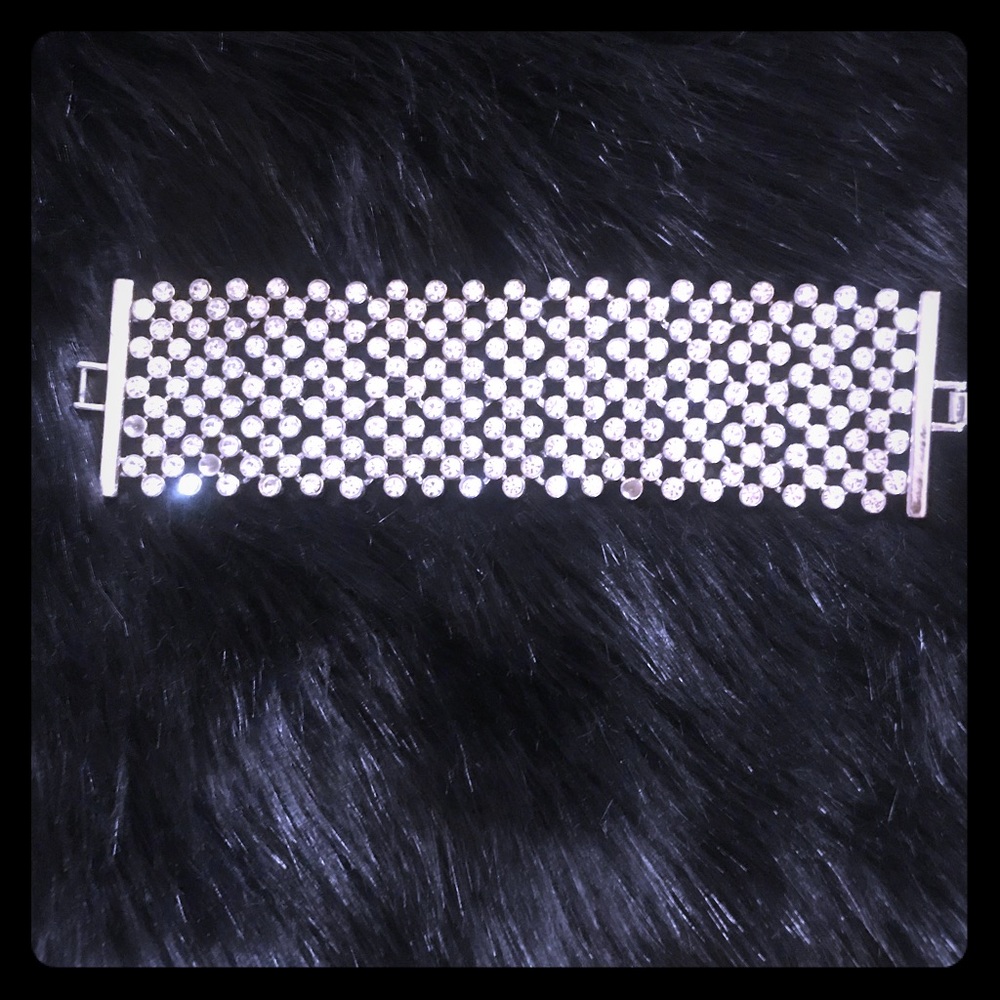 Ann Taylor Swarovski crystal element bracelet